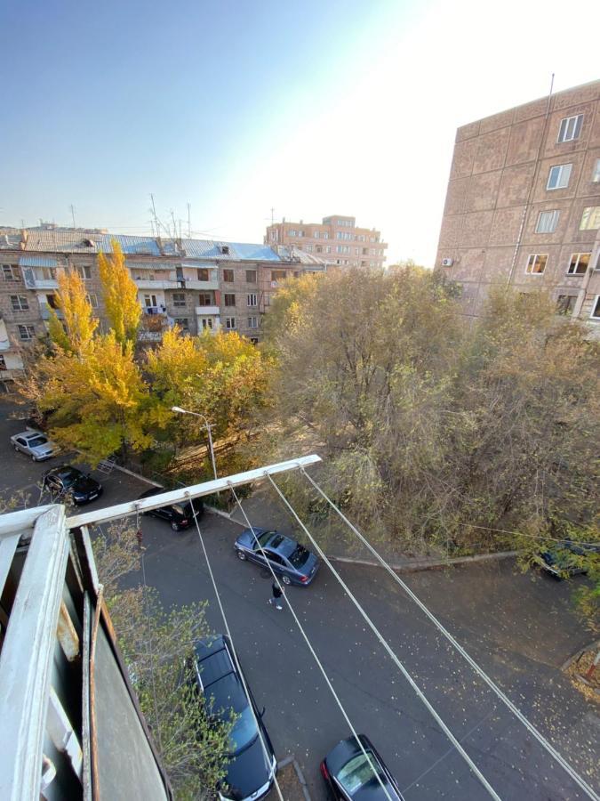 Large Cozy Apartment On Beginning Of Komitas Ave Γιερεβάν Εξωτερικό φωτογραφία