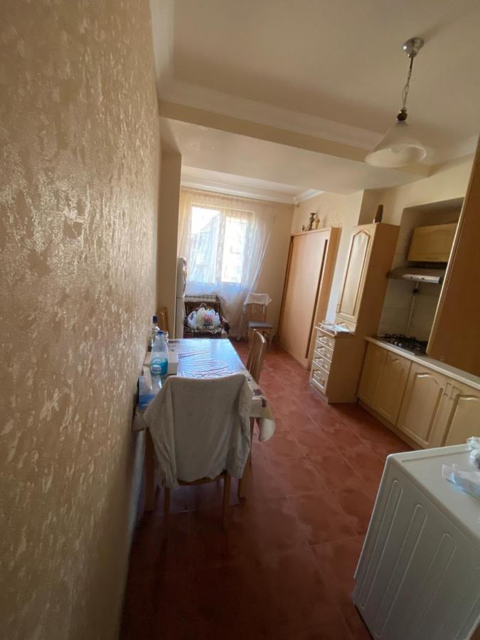 Large Cozy Apartment On Beginning Of Komitas Ave Γιερεβάν Εξωτερικό φωτογραφία
