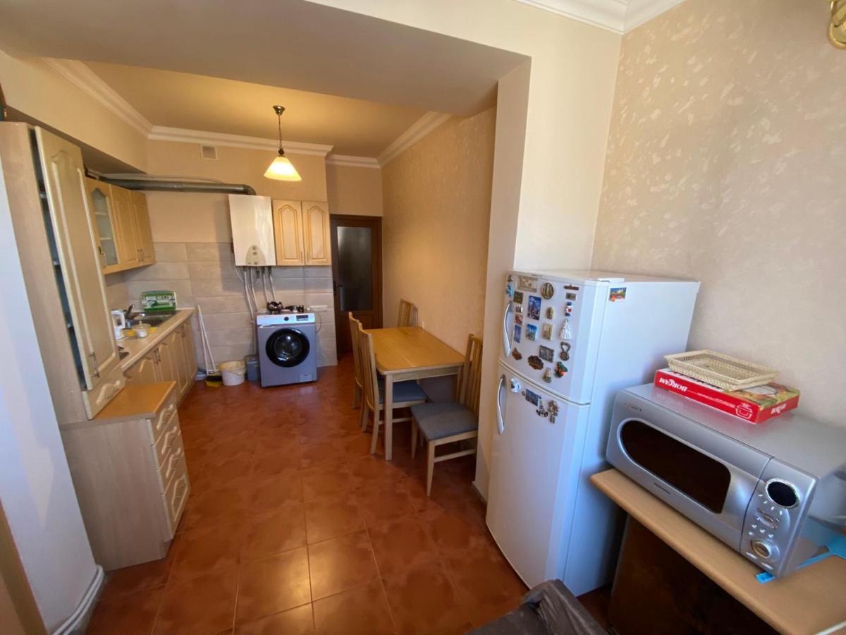 Large Cozy Apartment On Beginning Of Komitas Ave Γιερεβάν Εξωτερικό φωτογραφία
